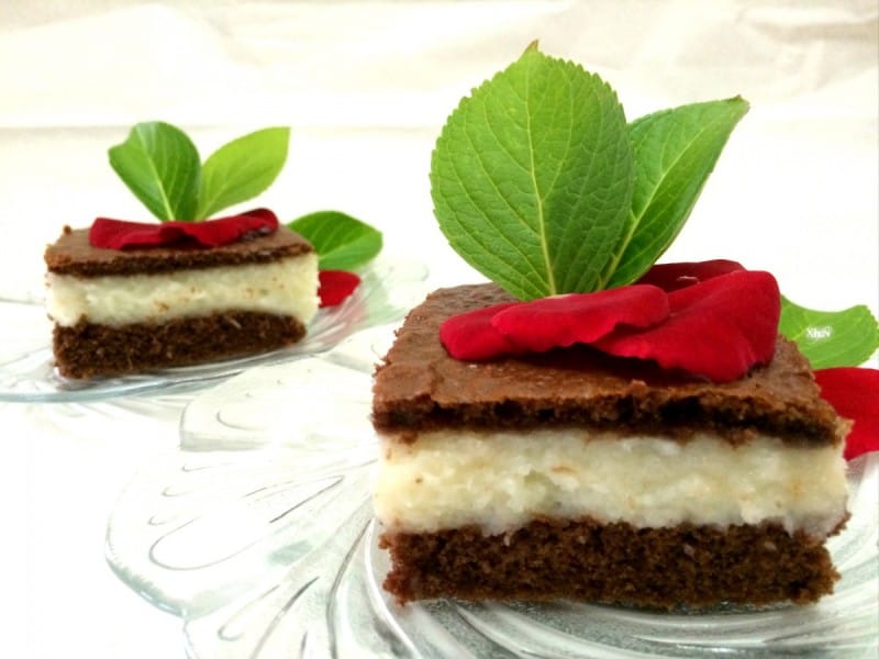 Брзи и сочни коцки со кокос