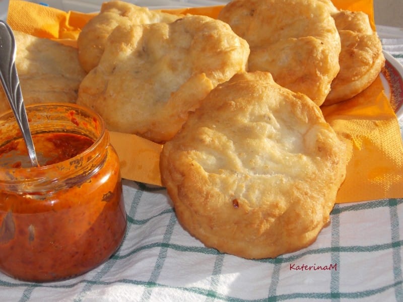 Мекици со сончоглед и сусам (посно)