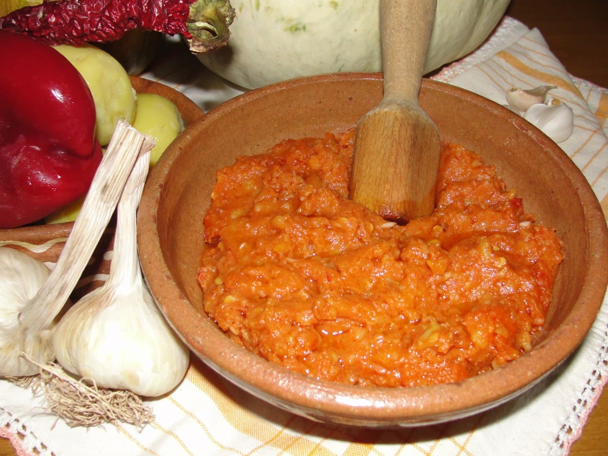 Пинџур од пире и ајварски пиперки - Moirecepti