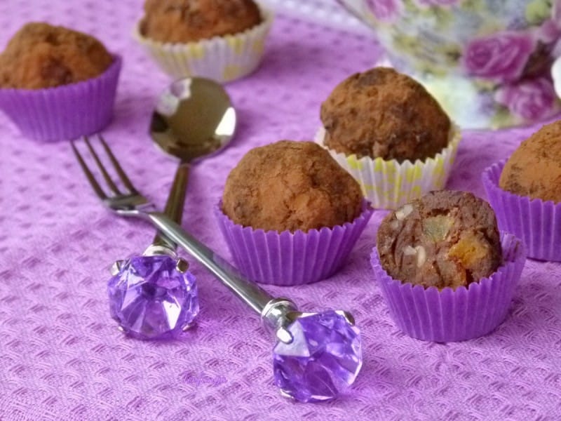 Тартуфи со суви кајсии и бадеми (хроно, truffles)