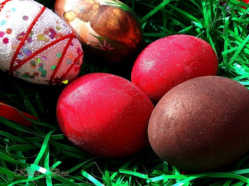 Боење на јајца со вино