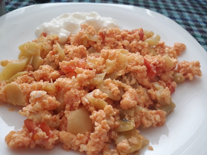 Летна манџичка со лук
