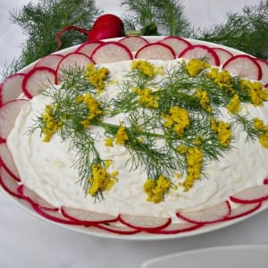 Салата со компири и јајца