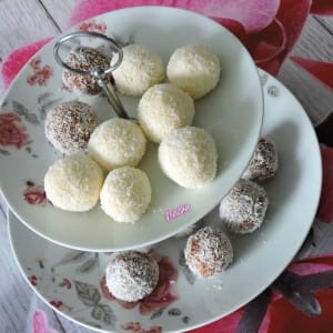 Кокос бомбици (посно)