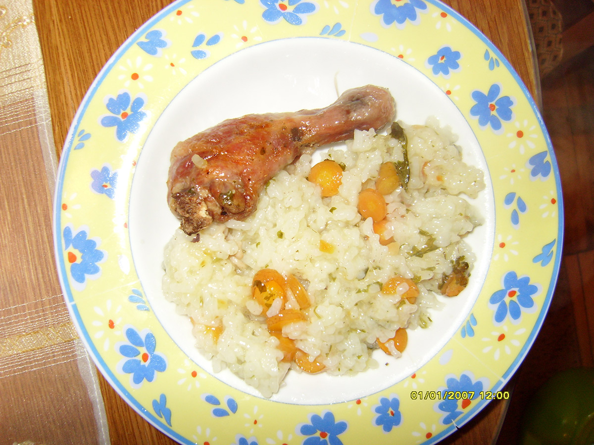 Ориз со пилешки батаци и моркови