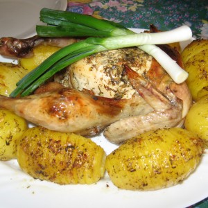 Зачинето пиле со лепеза компир