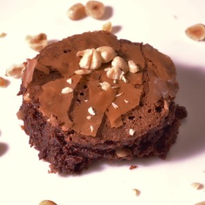 Видео рецепт: Топло чоколадно Брауни со лешници