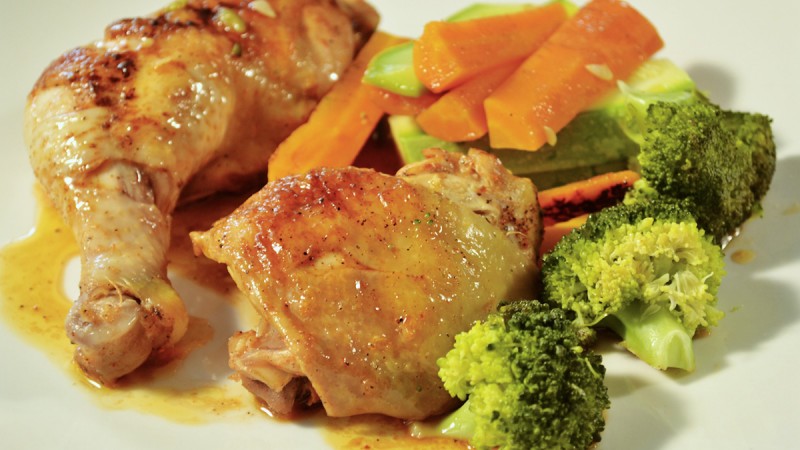 Видео рецепт: Пилешко, подготвено во Диеталниот сад