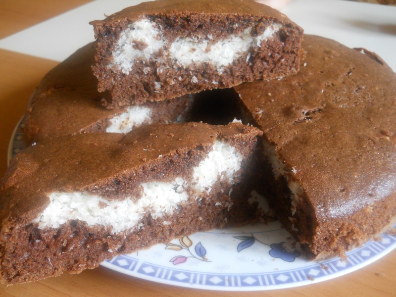Чоколадна торта  со кокос срцевина
