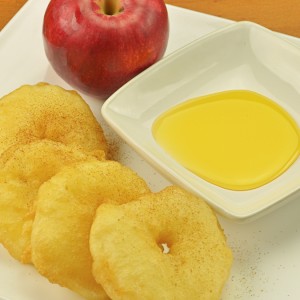 Видео рецепт: Похувани јаболки со цимет и мед