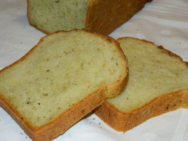 Леб со песто сос