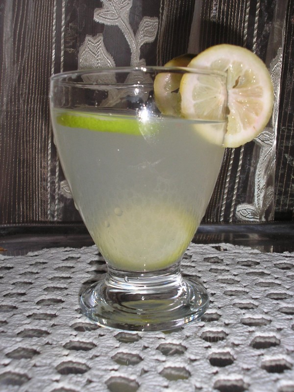 Сок од лимон-домашна лимонада