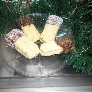 Божиќни кокос колачи