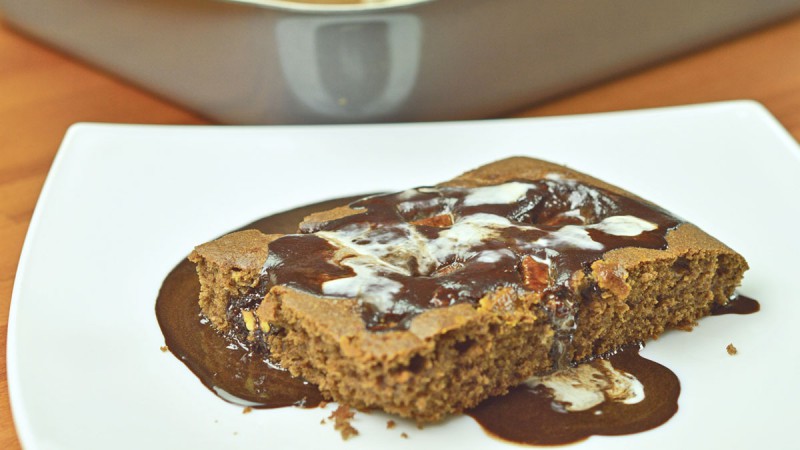 Видео рецепт: Чоколаден колач со сос