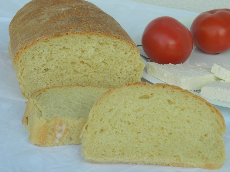 Леб од пченкарно брашно со јогурт