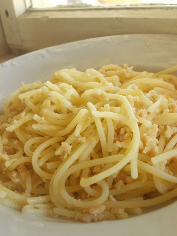 Шпагети со соја трошки