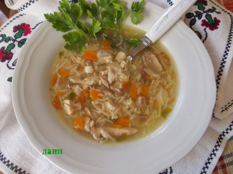 Домашна пилешка супа
