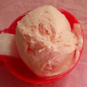 Домашен сладолед од јагоди