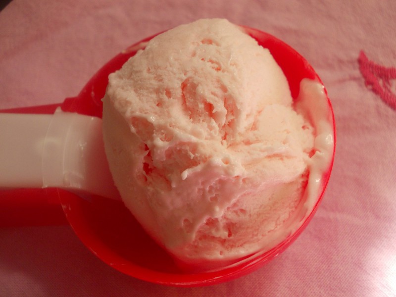 Домашен сладолед од јагоди