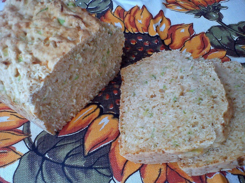 Леб со пиво и тиквичка (посно)
