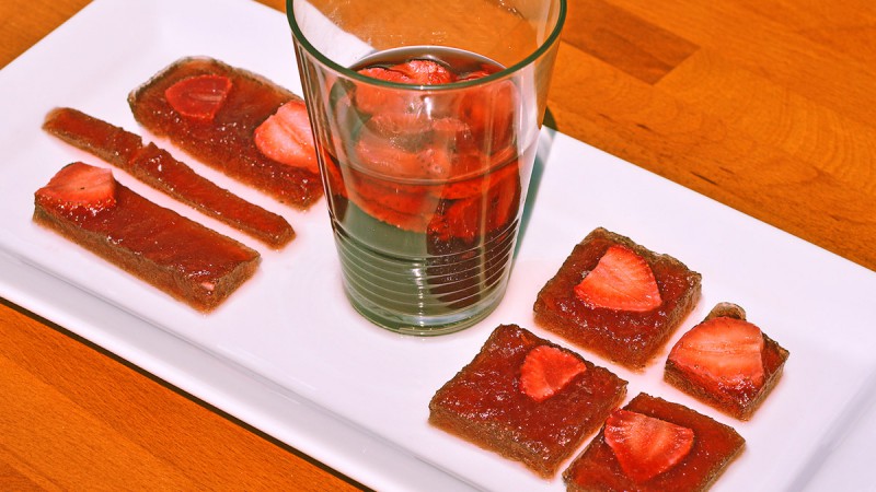 Видео рецепт: Желе од јагоди во чаша