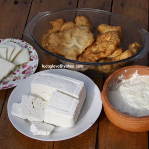Традиционално домашно сирење