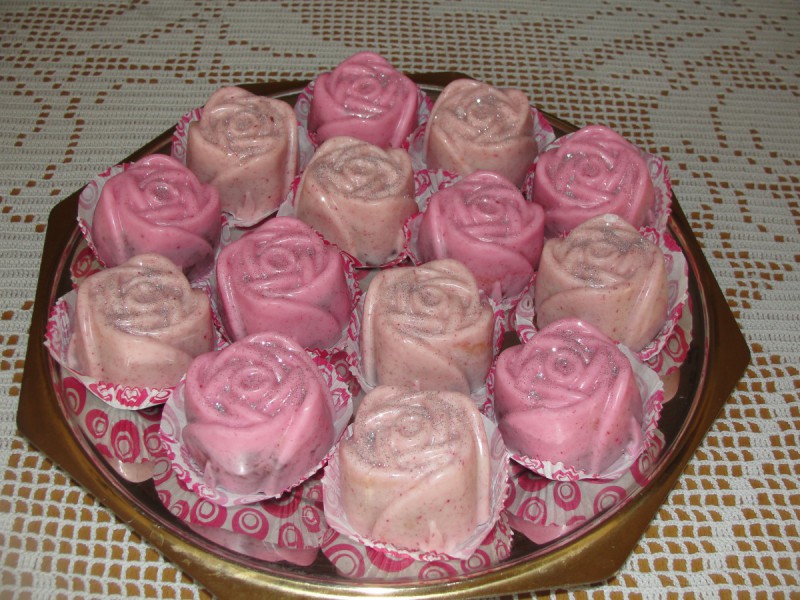 Розеви новогодишни ружички