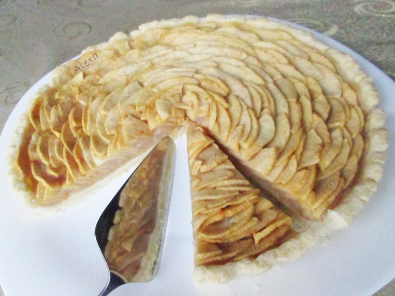 Тарт со јаболка