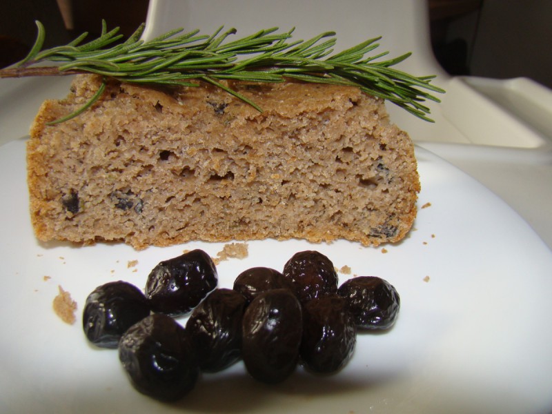 Интегрален леб со маслинки и рузмарин (рецепт за пекач)