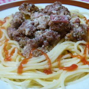 Шпагети со мелено месо и пармезан