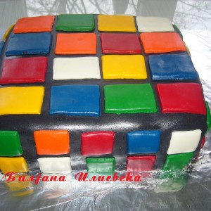 Рубикова коцка (роденденска торта)