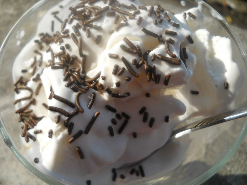Домашен сладолед со кисела павлака