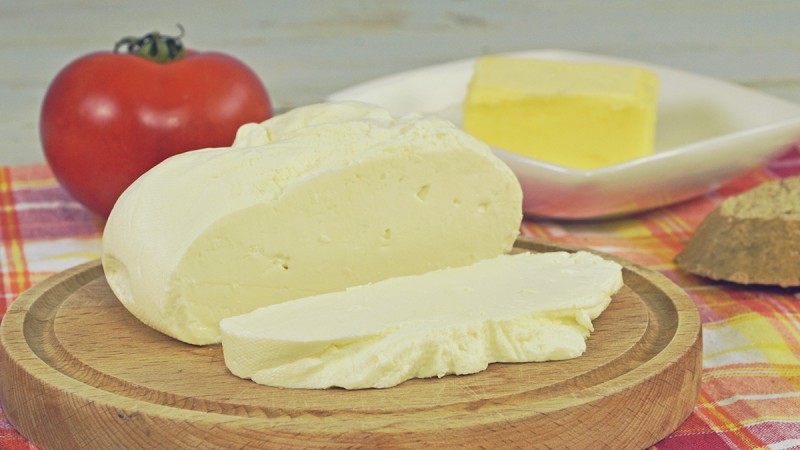 Видео рецепт: Традиционално домашно сирење
