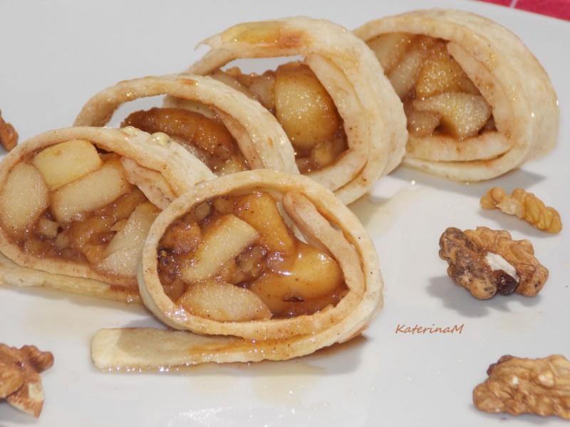 Лебчиња со карамелизирани јаболки (посно, без масло)