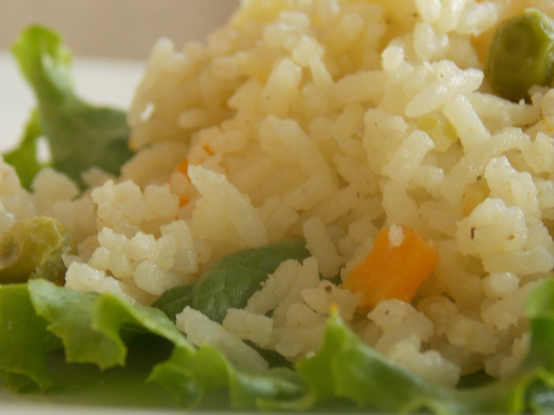 Прилог ориз (на кој му се дели зрното)