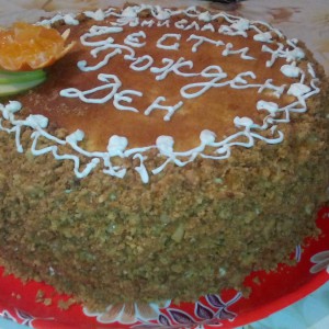 Торта Медовик  (адаптирана од руски рецепт)