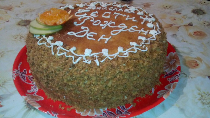 Торта Медовик  (адаптирана од руски рецепт)