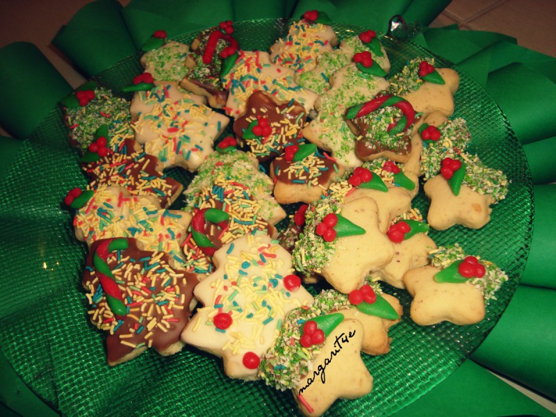 Новогодишни бисквитни колачиња