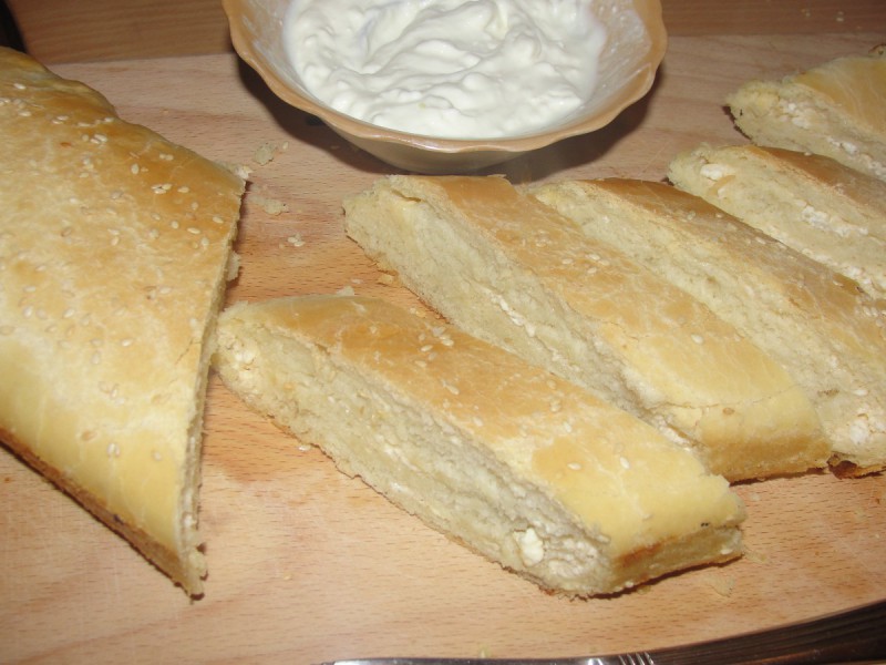 Леб со фил од овчо сирење