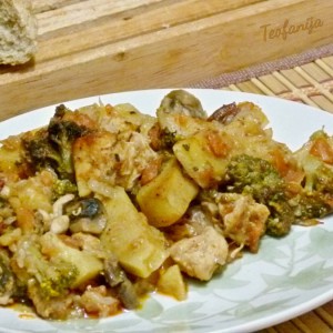 Тава со пилешко и зеленчук
