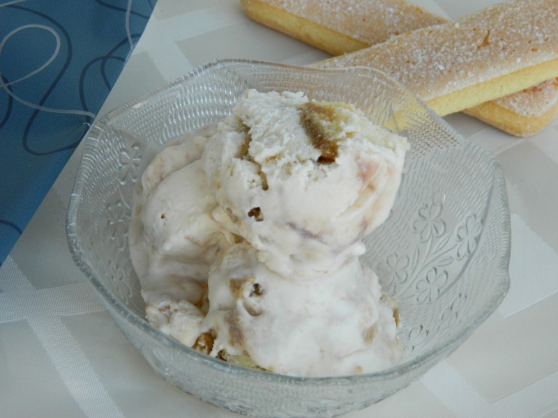 Тирамису сладолед без јајца (во апарат за сладолед)