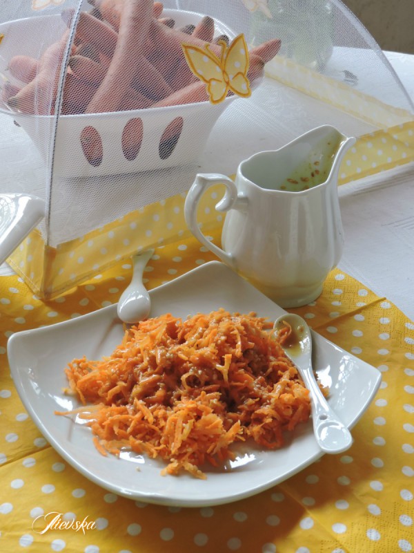 Морков салата со сос
