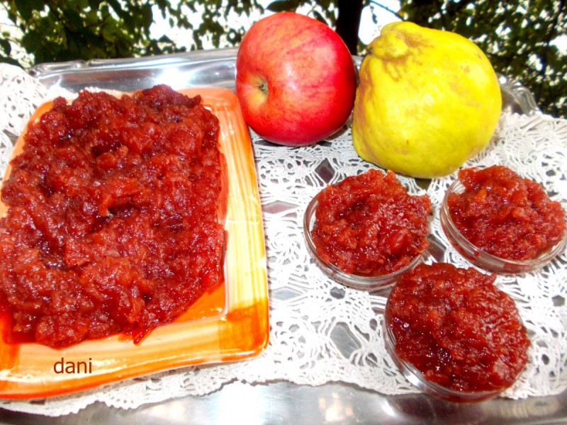 Мармалад од рерна (дуњи и јаболка)