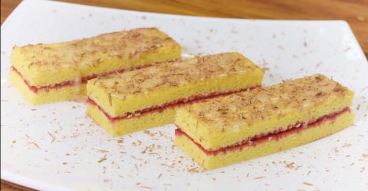 Видео рецепт: Домашни тортици со овошен фил