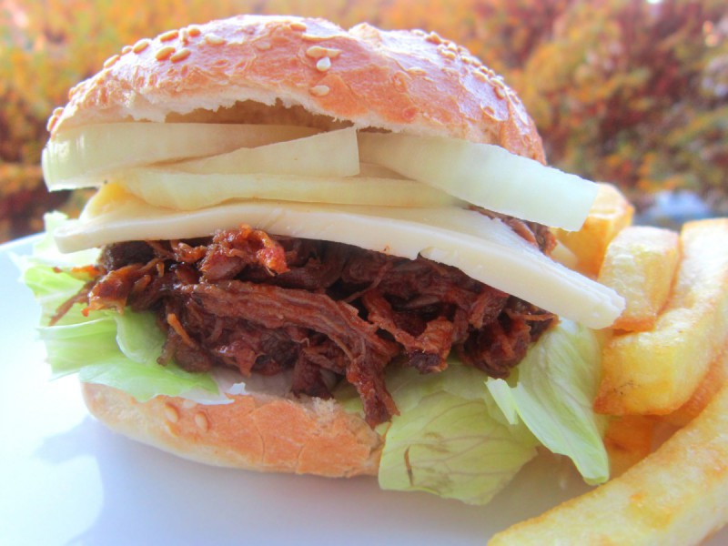 Биф бургер - Pulled Beef Burger