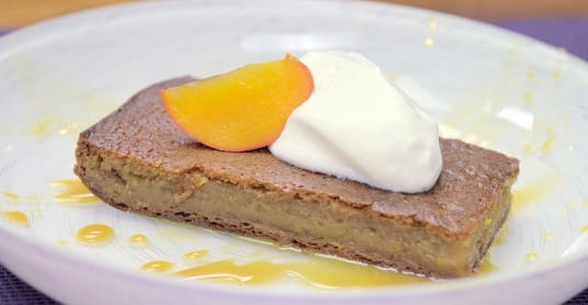 Видео рецепт: Наградуван кoлач со јапонски јаболка