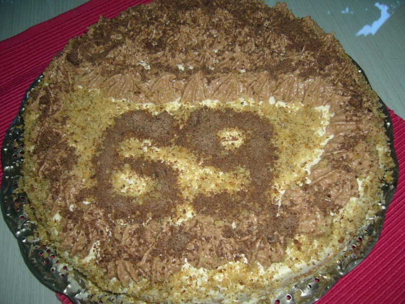 Роденденска торта со афион и чоколадо