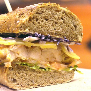 Видео рецепт: Бафало пилешки сендвич
