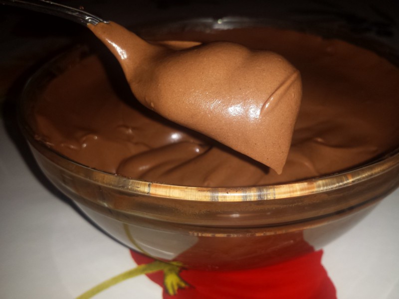 Течен чоколадо тип Нутела 