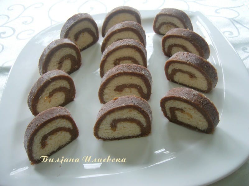 Ролат со кокос и турско кафе (посно) (без печење)
